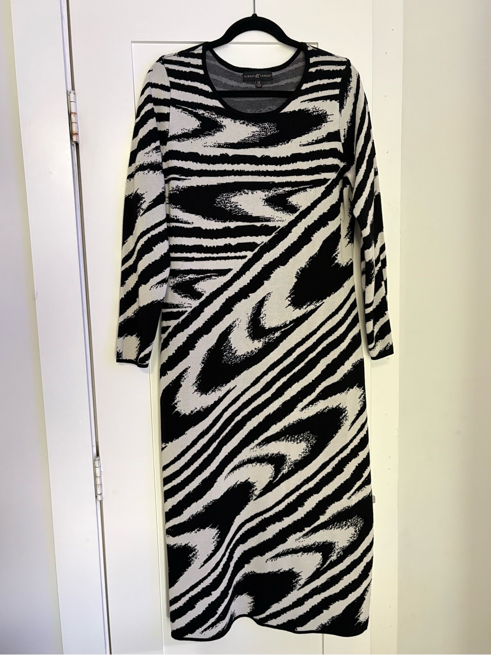 Almost Famous Black and White Zebra-Print Long Sleeve Dress